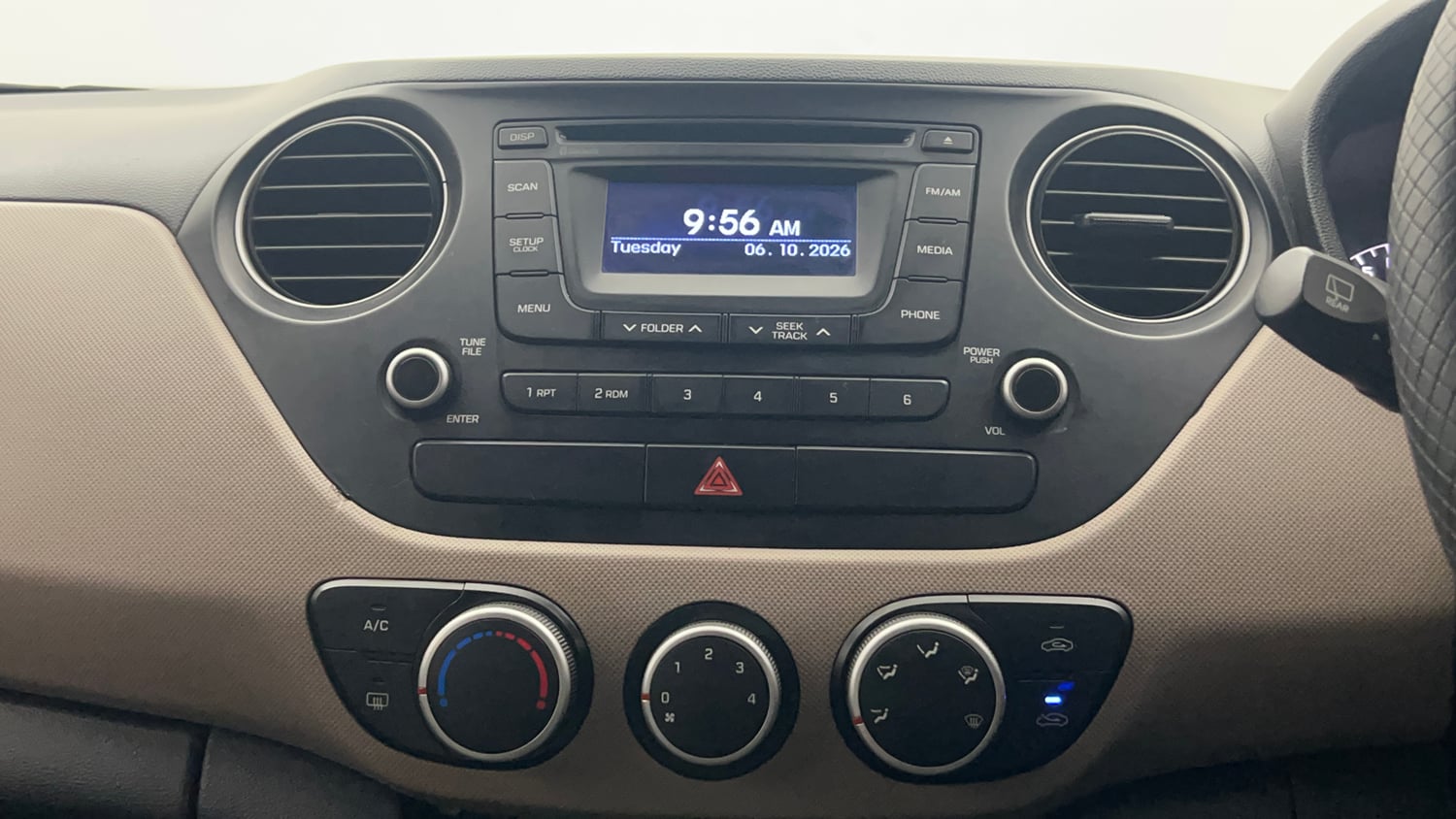 Used 2014 Hyundai Grand i10 Asta 1.2 Kappa VTVT (O) Petrol Manual top_features Integrated (in-dash) music system