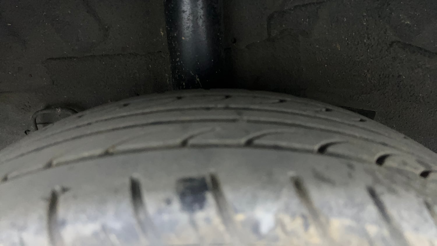 Used 2017 Hyundai Grand i10 Magna 1.2 Kappa VTVT Petrol Manual tyres RIGHT REAR TYRE TREAD VIEW