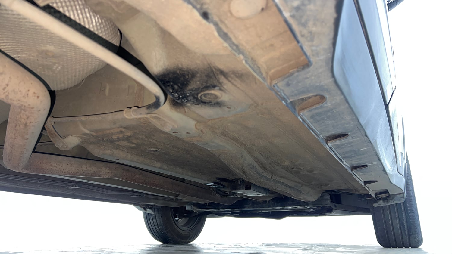 Used 2022 Kia Sonet HTX 1.5 AT Diesel Automatic extra REAR RIGHT UNDERBODY VIEW
