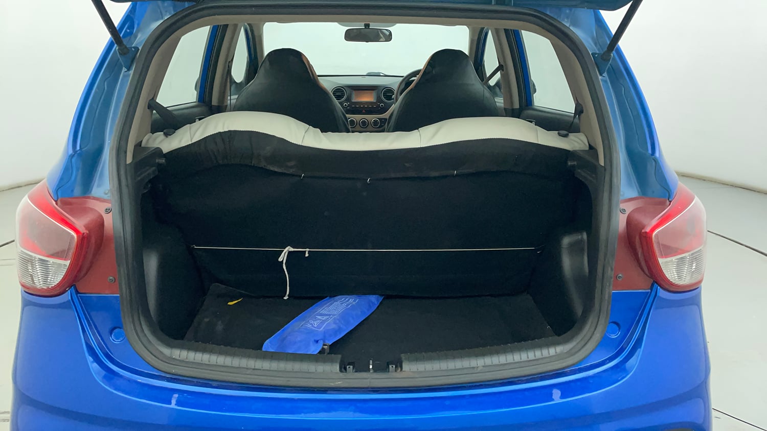 Used 2018 Hyundai Grand i10 Sportz 1.2 Kappa VTVT Petrol Manual interior DICKY INSIDE VIEW