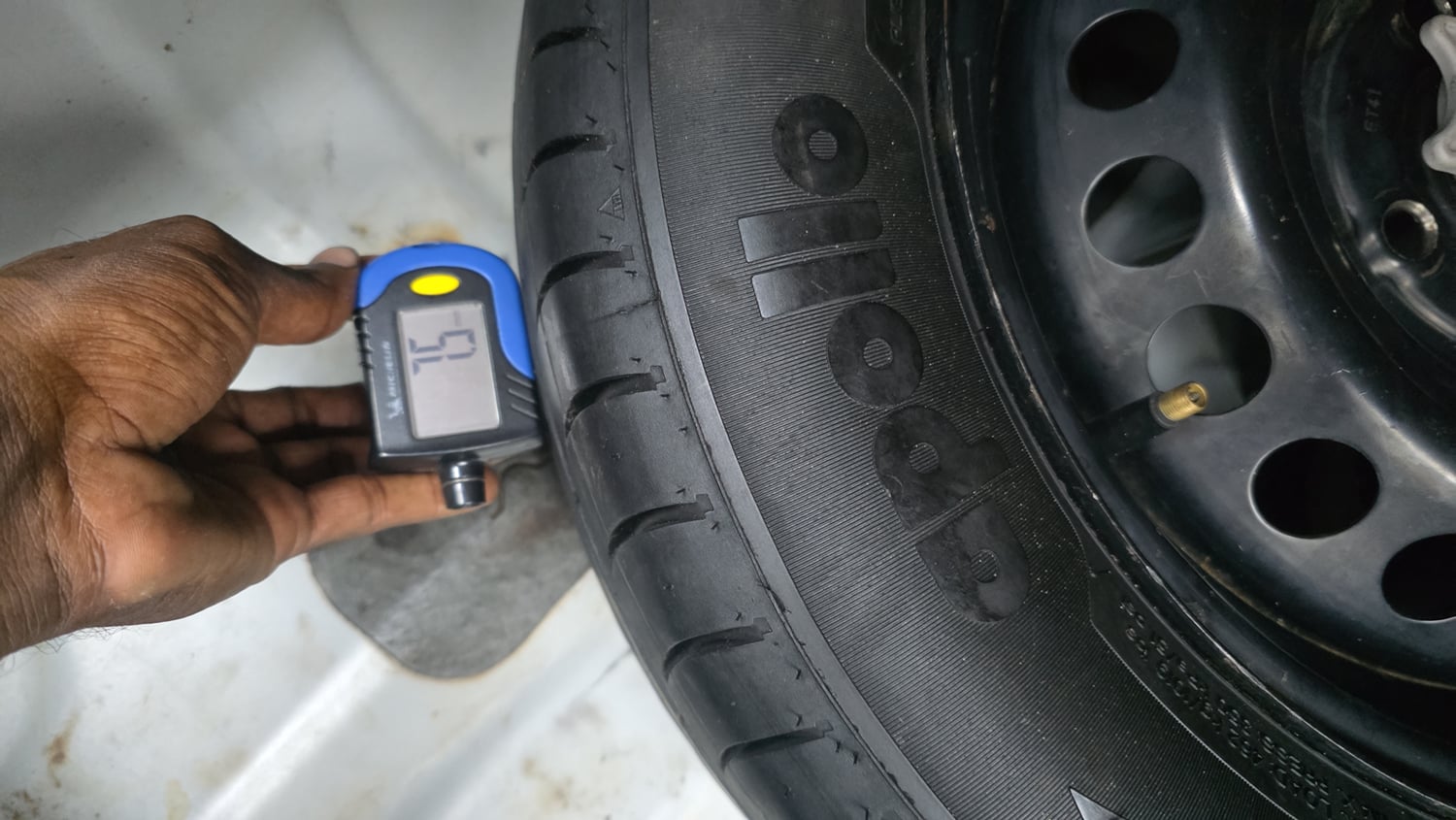 Used 2014 Hyundai Xcent S 1.2 (O) Petrol Manual tyres SPARE TYRE VIEW