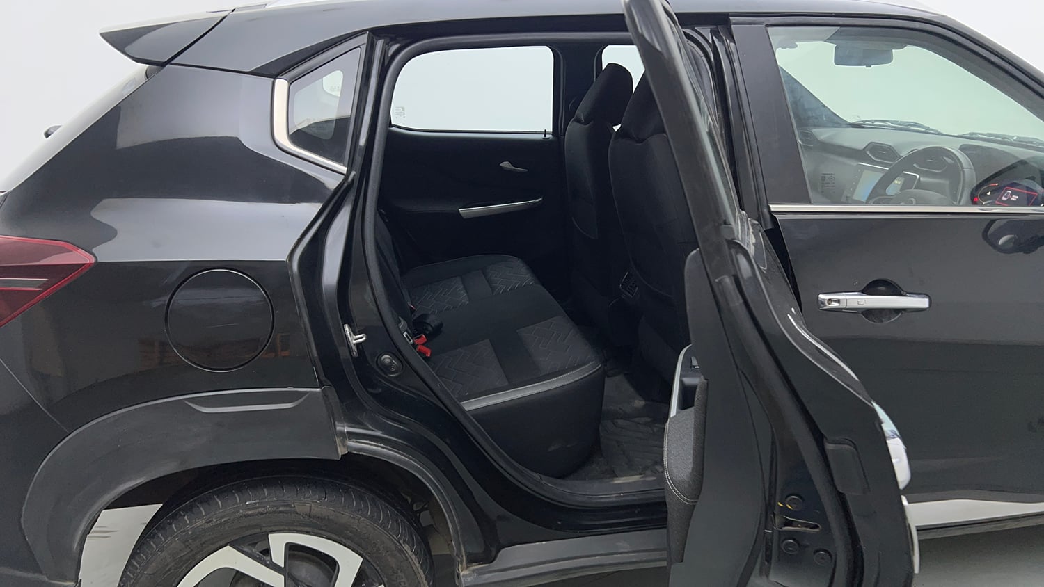 Used 2022 Nissan Magnite XV Premium Turbo CVT Petrol Automatic interior RIGHT SIDE REAR DOOR CABIN VIEW