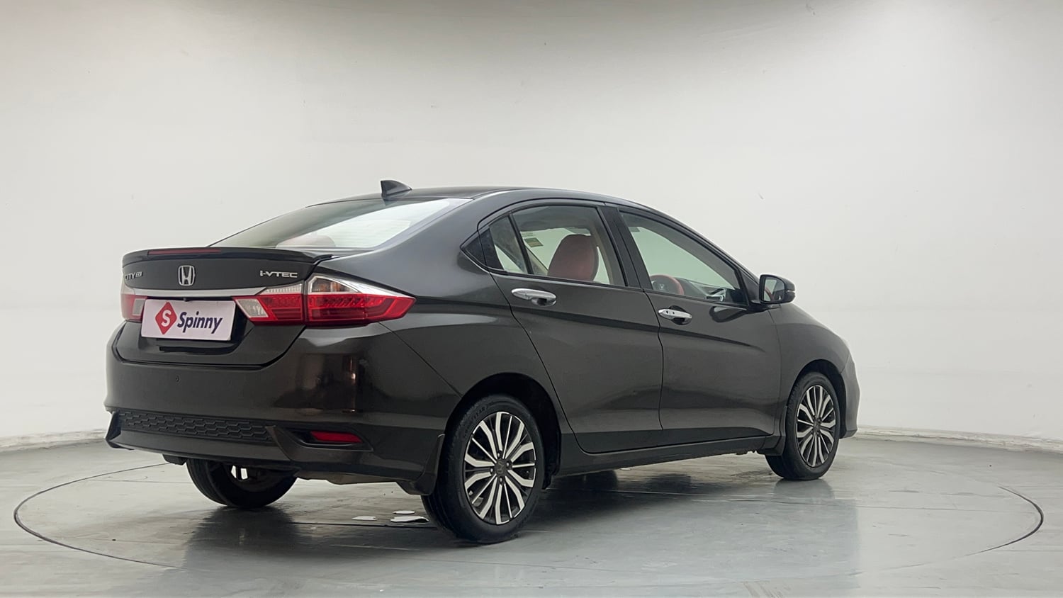 Used 2019 Honda City ZX Petrol Petrol Manual exterior RIGHT REAR CORNER VIEW