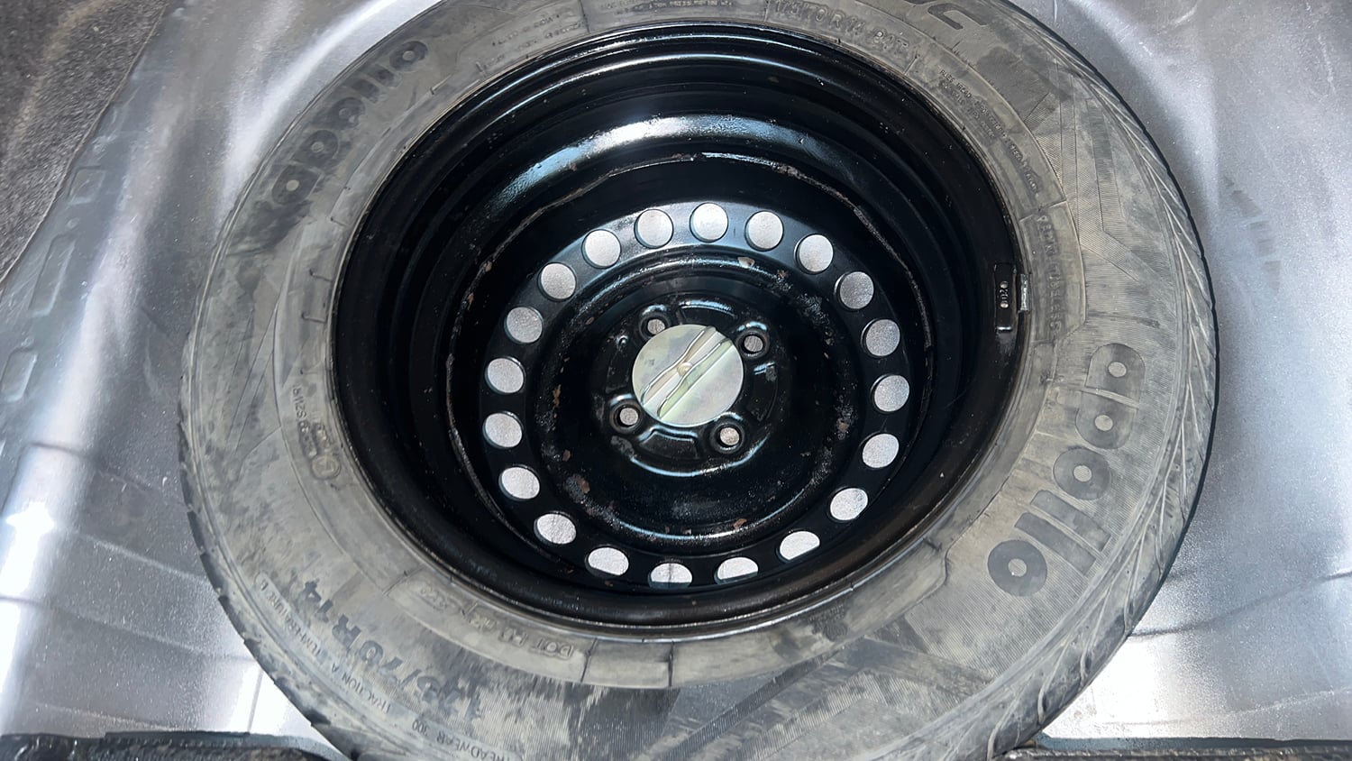 Used 2015 Honda Amaze 1.2 VX AT i-VTEC Petrol Automatic tyres SPARE TYRE VIEW