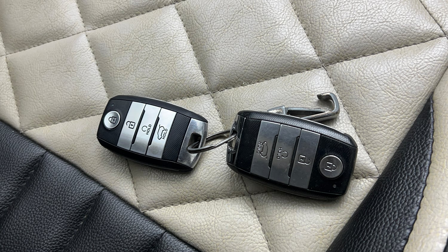 Used 2022 Kia Sonet HTX 1.5 AT Diesel Automatic extra CAR KEY VIEW