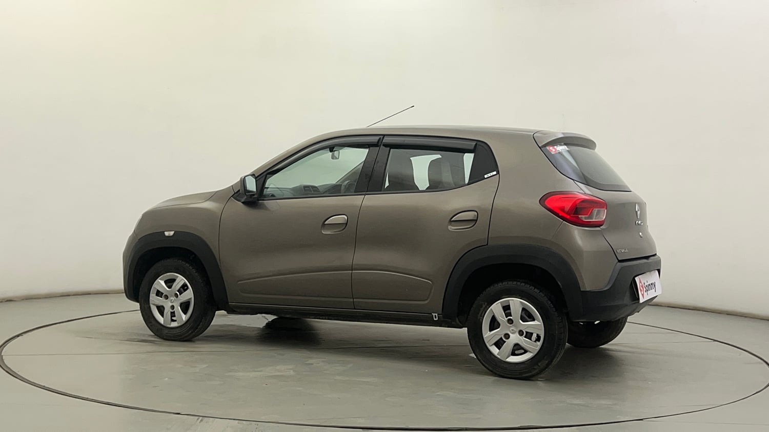 Used 2016 Renault Kwid RXL Petrol Manual exterior LEFT REAR CORNER VIEW