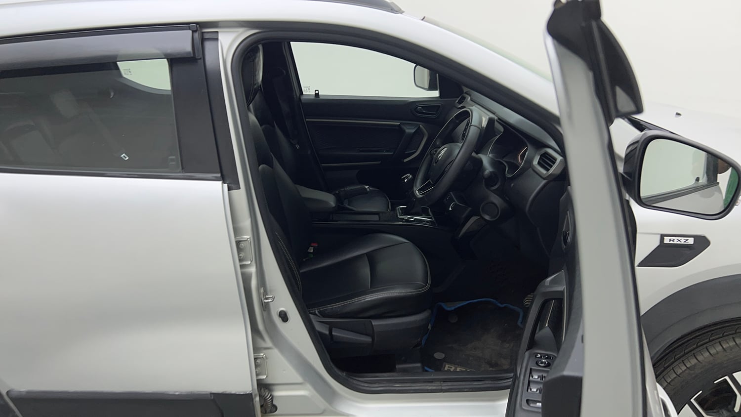 Used 2021 Renault Kiger RXZ MT Petrol Manual interior RIGHT SIDE FRONT DOOR CABIN VIEW