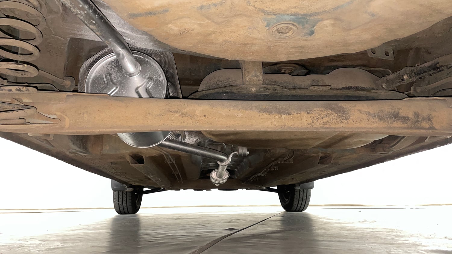 Used 2020 Renault Kwid RXT Petrol Manual extra REAR UNDERBODY VIEW (TAKEN FROM REAR)