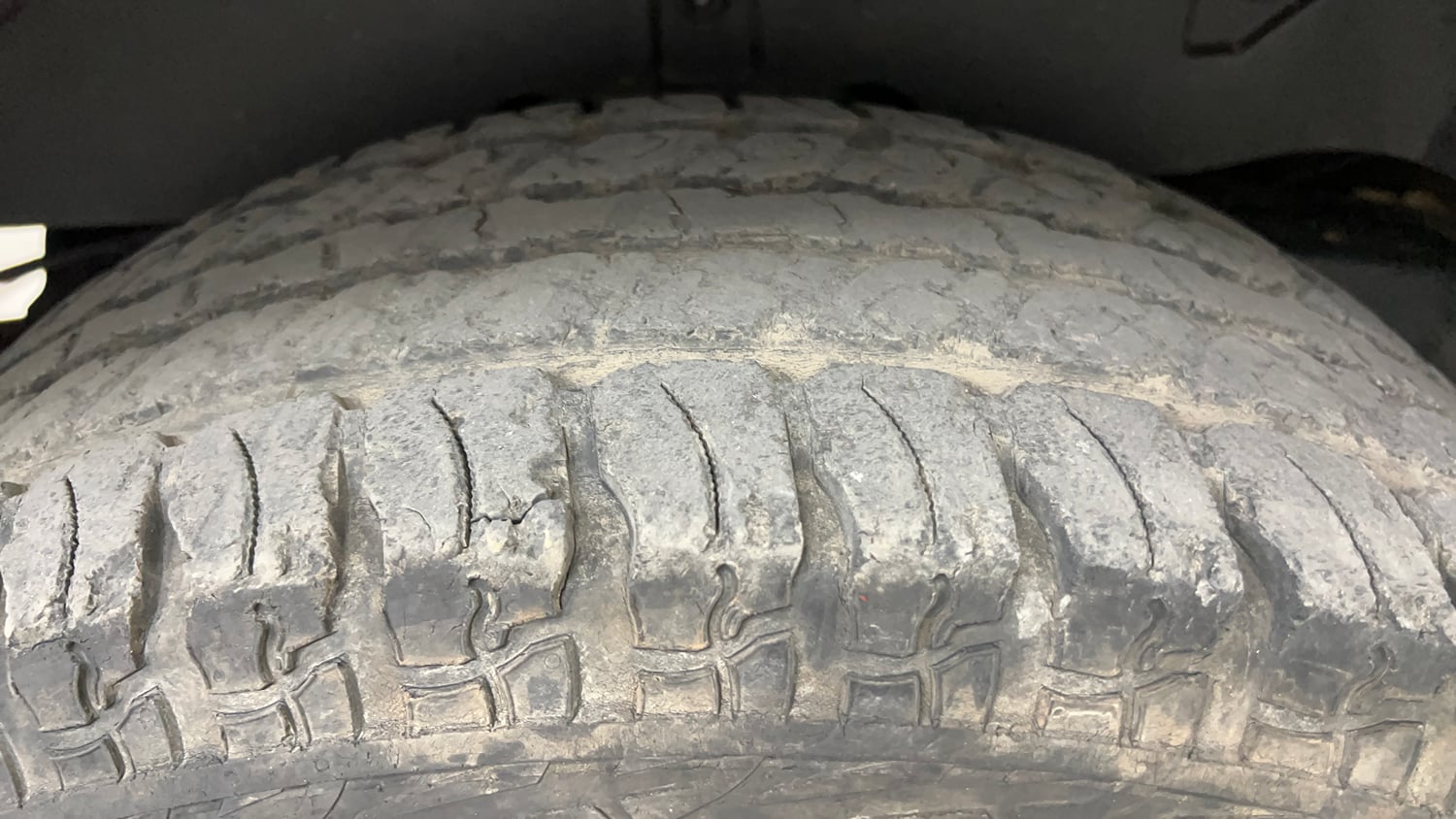 Used 2022 mahindra Thar LX Hard Top Petrol MT 4WD Petrol Manual tyres RIGHT REAR TYRE TREAD VIEW