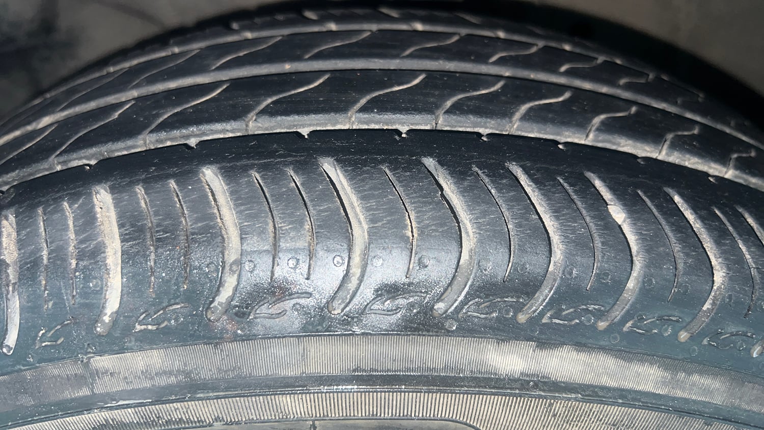 Used 2023 Honda Amaze VX 1.2 Petrol CVT Petrol Automatic tyres LEFT FRONT TYRE TREAD VIEW