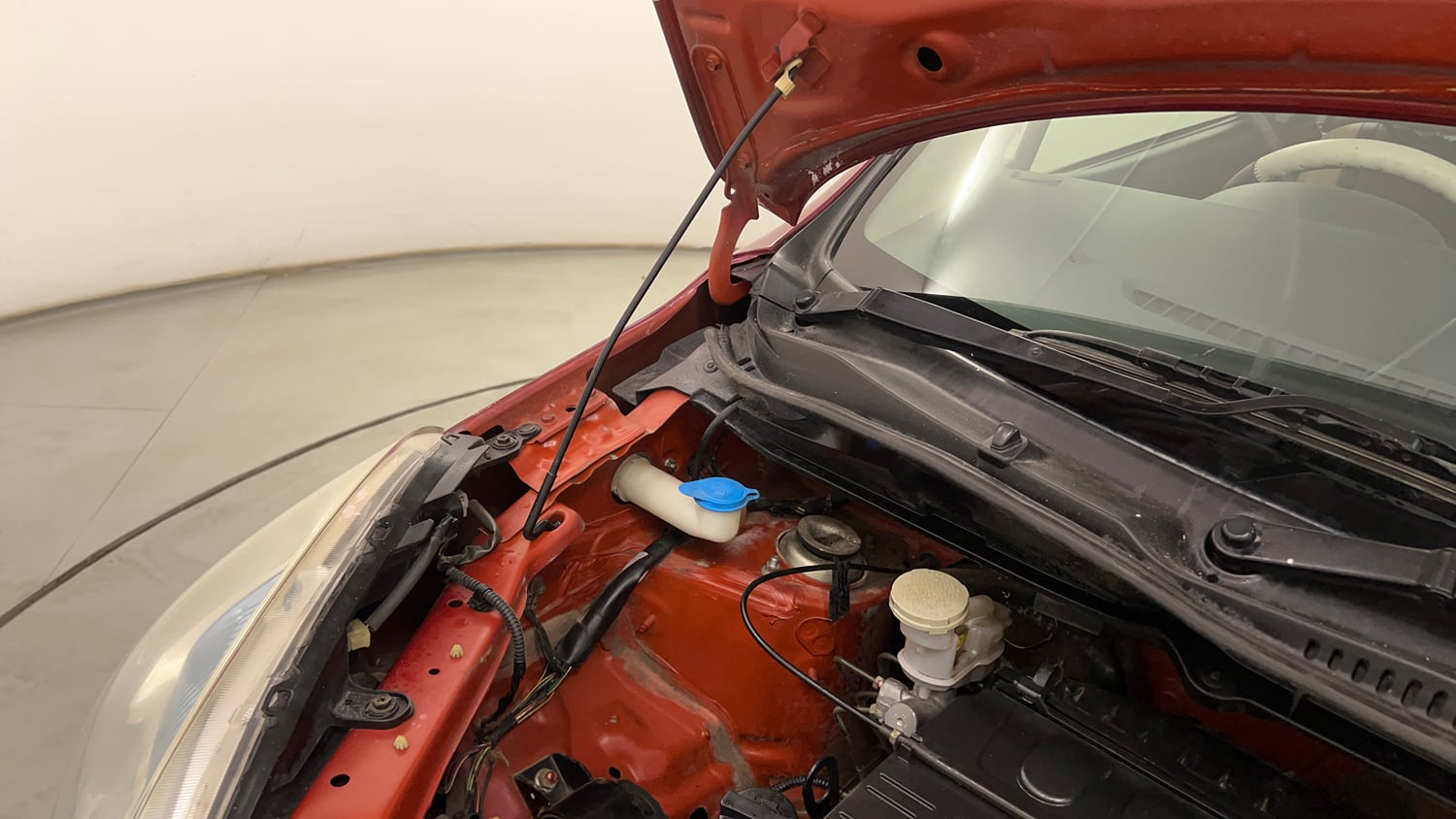 Used 2012 Maruti Suzuki Wagon R 1.0 VXi Petrol Manual engine ENGINE RIGHT SIDE HINGE & APRON VIEW