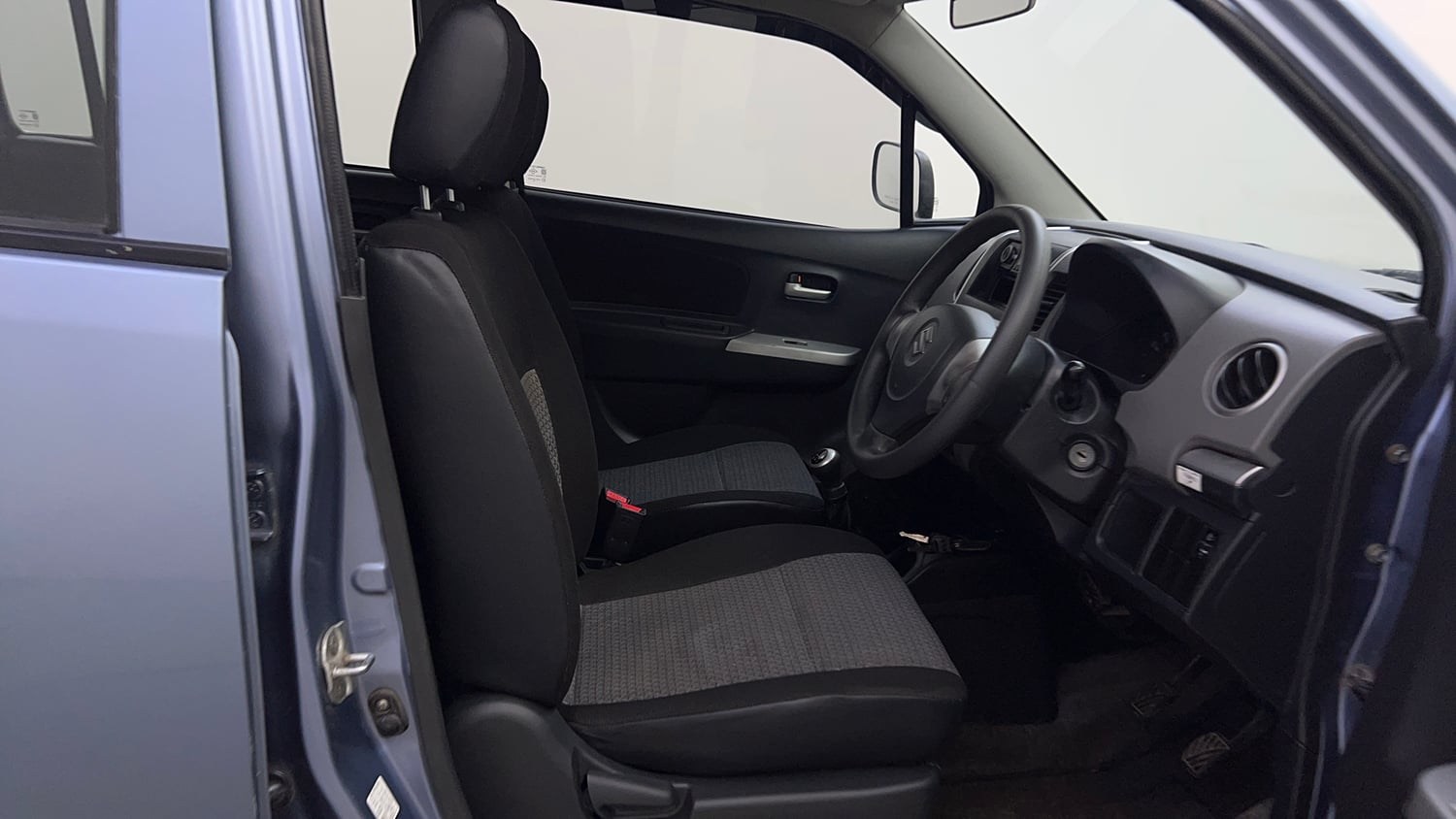 Used 2012 Maruti Suzuki Wagon R LXi Petrol Manual interior RIGHT SIDE FRONT DOOR CABIN VIEW