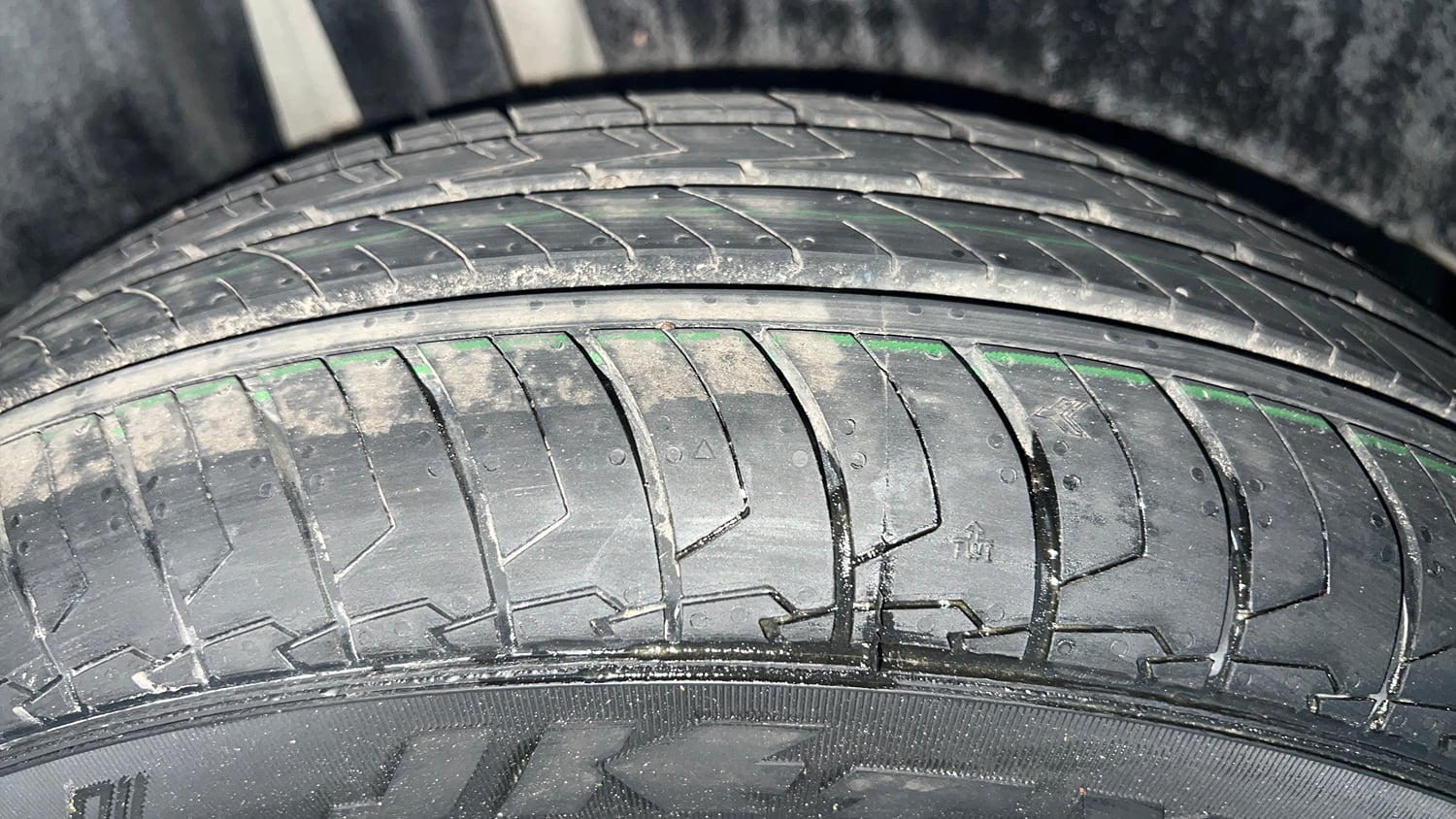 Used 2021 Maruti Suzuki Swift VXi AMT Petrol Automatic tyres RIGHT REAR TYRE TREAD VIEW