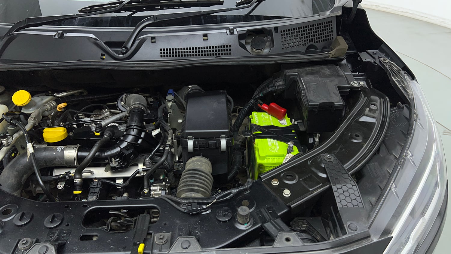 Used 2022 Nissan Magnite XV Premium Turbo CVT Petrol Automatic engine ENGINE LEFT SIDE VIEW