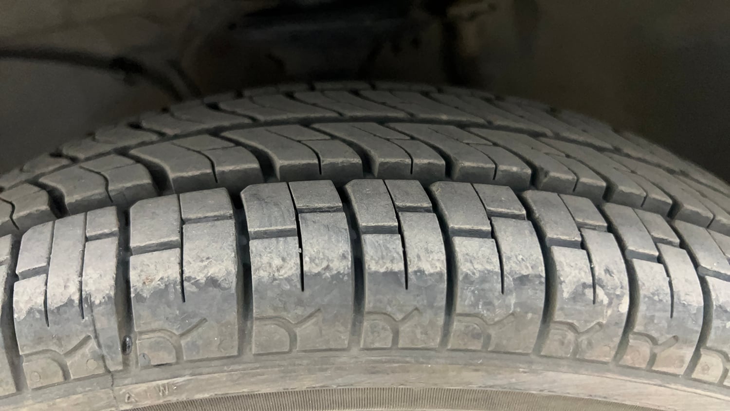 Used 2020 Maruti Suzuki Alto 800 Vxi Plus Petrol Manual tyres LEFT FRONT TYRE TREAD VIEW
