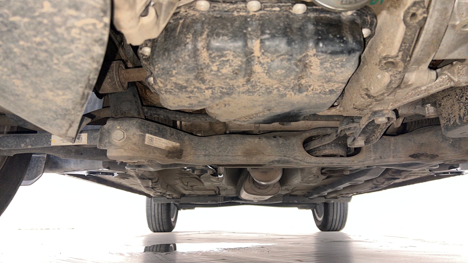Used 2025 Skoda Kylaq Signature Plus AT Petrol Automatic extra FRONT LEFT UNDERBODY VIEW