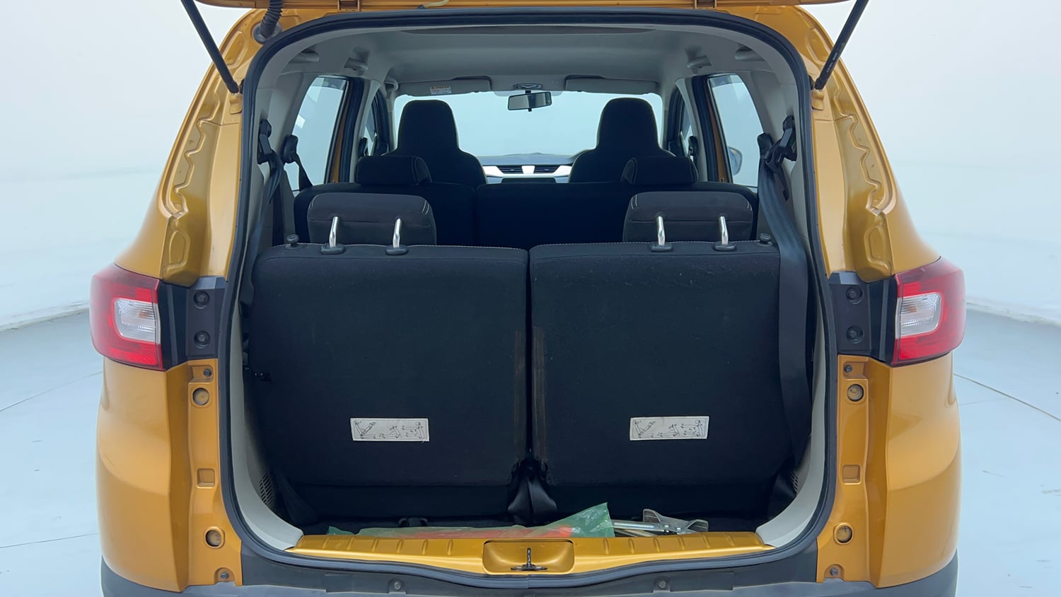 Used 2020 Renault Triber RXZ Petrol Manual interior DICKY INSIDE VIEW