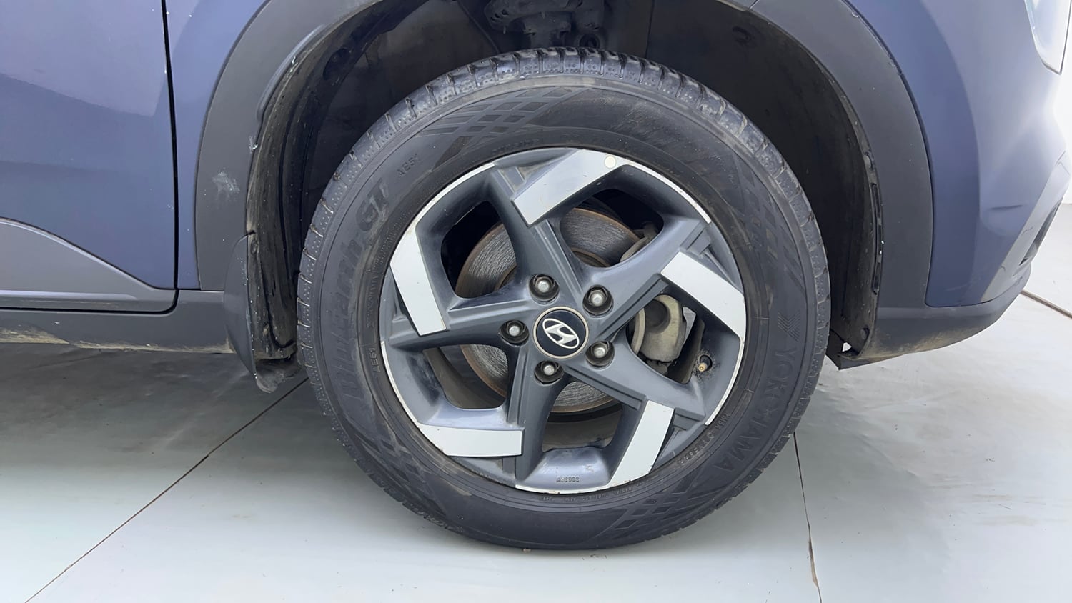 Used 2019 Hyundai Venue SX Plus 1.0 Turbo DCT Petrol Automatic tyres RIGHT FRONT TYRE RIM VIEW