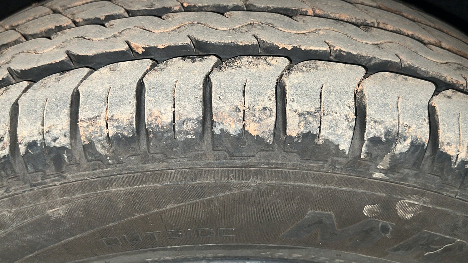 Used 2019 Maruti Suzuki Baleno Delta Petrol Manual tyres RIGHT REAR TYRE TREAD VIEW