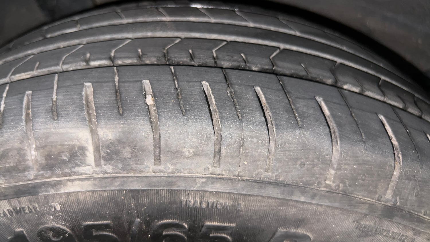 Used 2022 Hyundai Venue SX 1.2 Petrol Petrol Manual tyres RIGHT REAR TYRE TREAD VIEW
