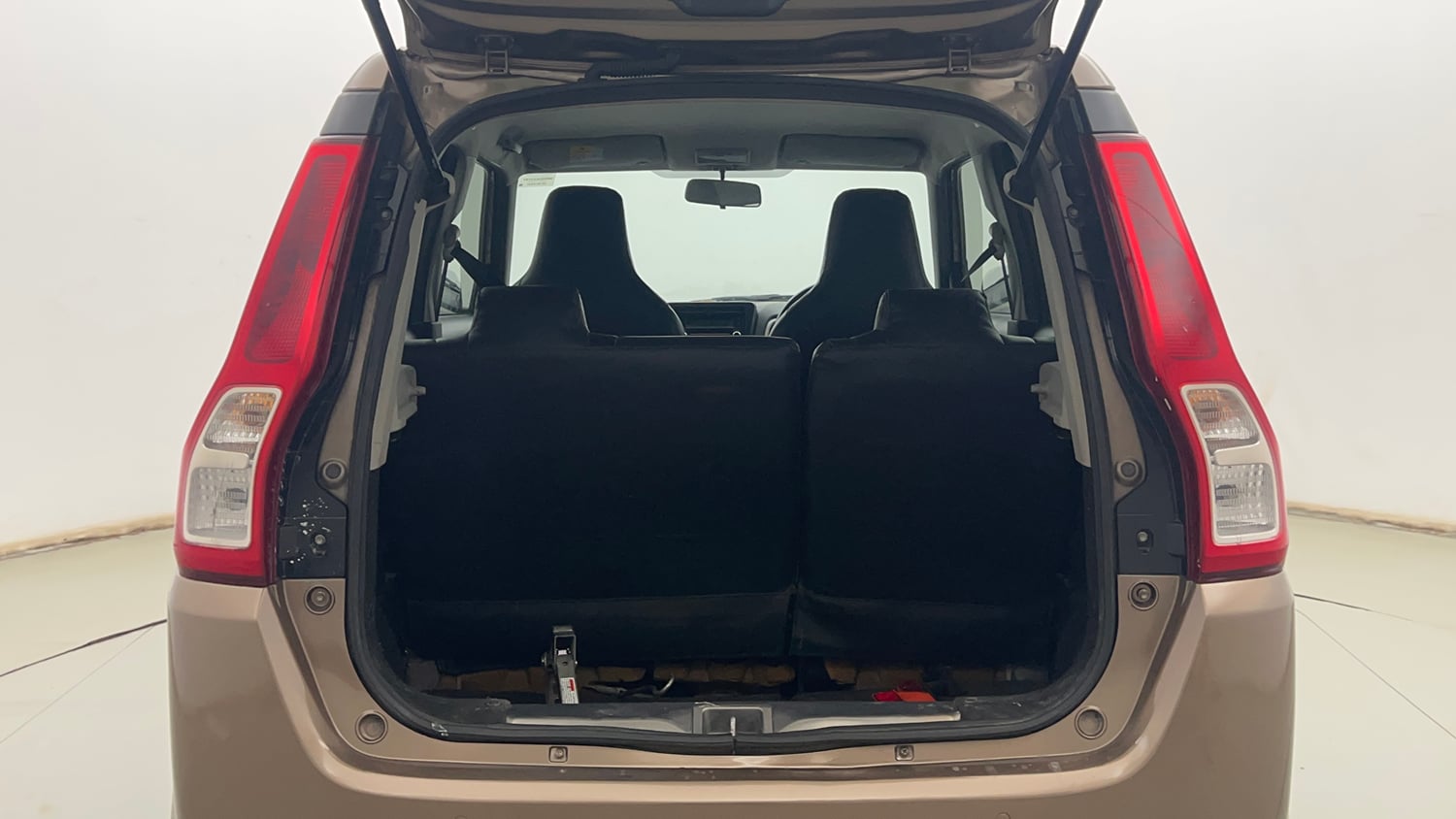Used 2022 Maruti Suzuki Wagon R VXi (O) 1.2 Petrol Manual interior DICKY INSIDE VIEW