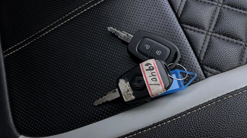 Used 2024 Renault Kwid RXT 1.0L AMT Petrol Automatic extra CAR KEY VIEW