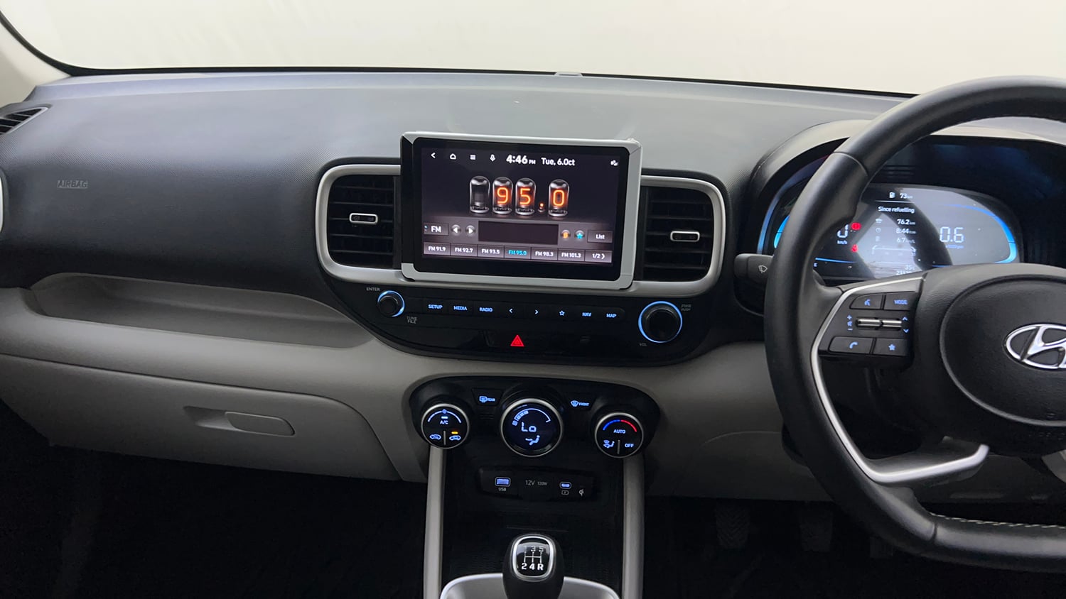 Used 2022 Hyundai Venue SX 1.2 Petrol Petrol Manual interior MUSIC SYSTEM & AC CONTROL VIEW