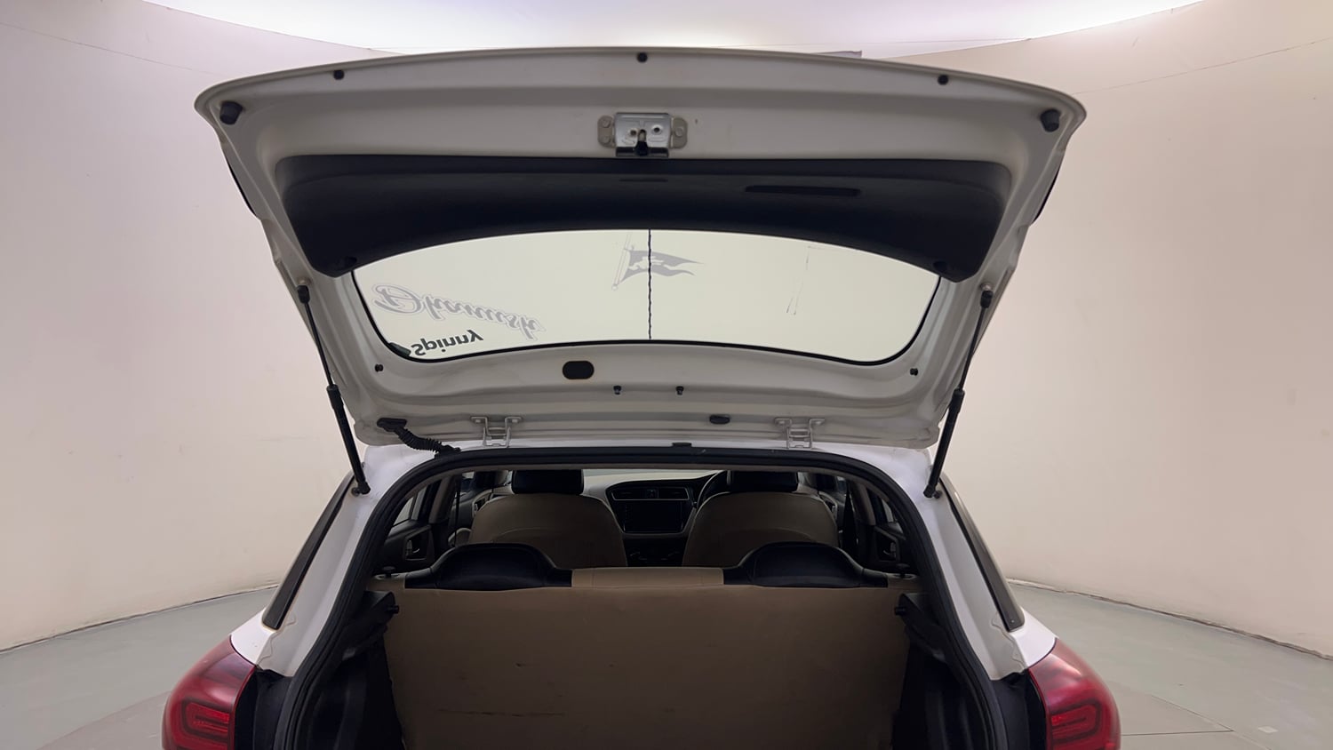 Used 2019 Hyundai Elite i20 Magna Plus 1.2 Petrol Manual interior DICKY DOOR OPEN VIEW