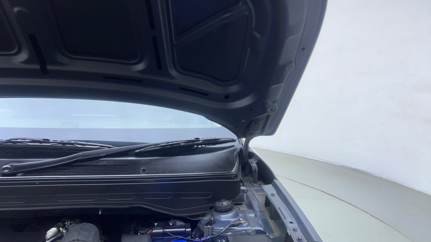 Used 2019 Hyundai Venue SX Plus 1.0 Turbo DCT Petrol Automatic engine ENGINE LEFT SIDE HINGE & APRON VIEW