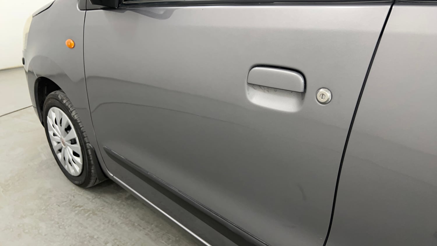Used 2017 Maruti Suzuki Wagon R VXI Petrol Manual dents MINOR DENT