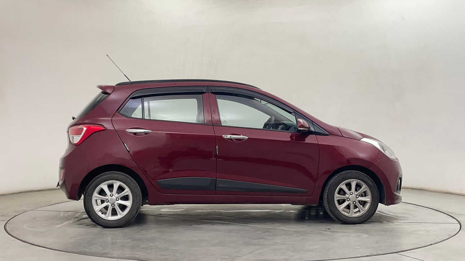 Used 2015 Hyundai Grand i10 Asta AT 1.2 Kappa VTVT Petrol Automatic exterior RIGHT SIDE VIEW