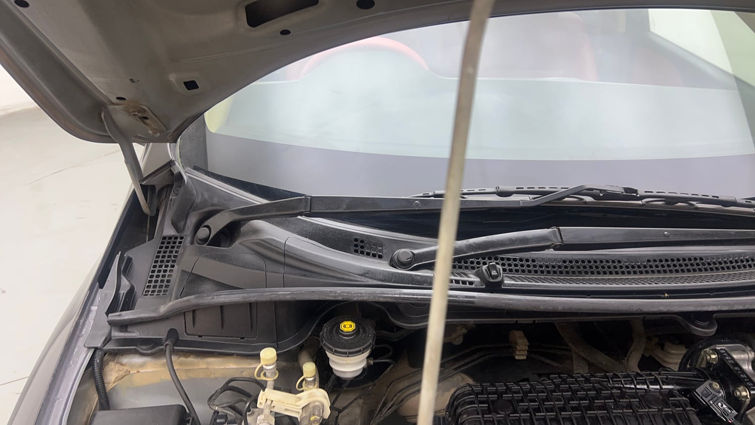Used 2019 Honda City ZX Petrol Petrol Manual engine ENGINE RIGHT SIDE HINGE & APRON VIEW