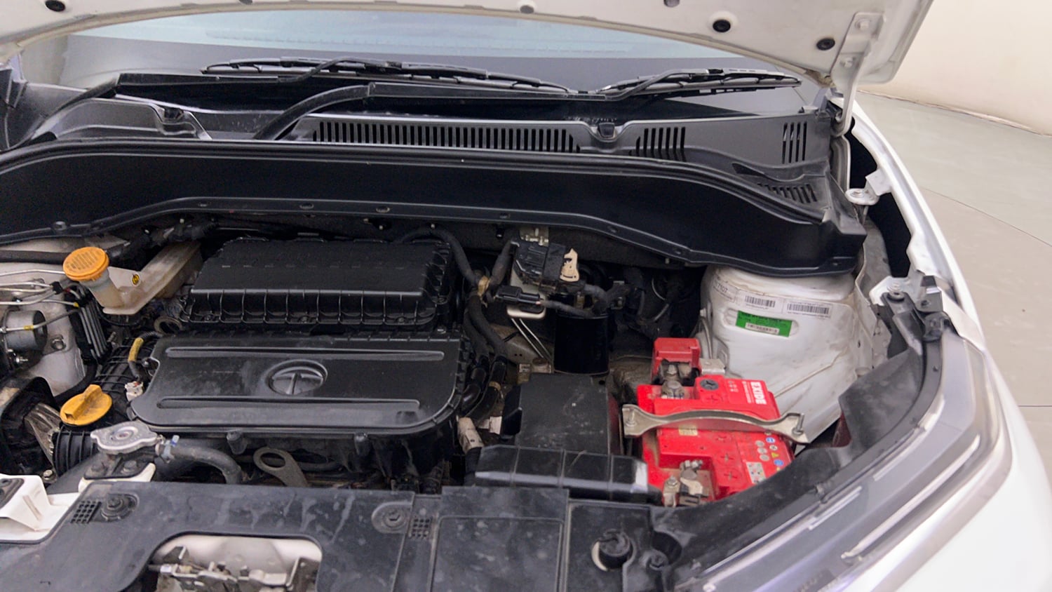 Used 2022 Tata Punch Creative AMT Petrol Automatic engine ENGINE LEFT SIDE HINGE & APRON VIEW