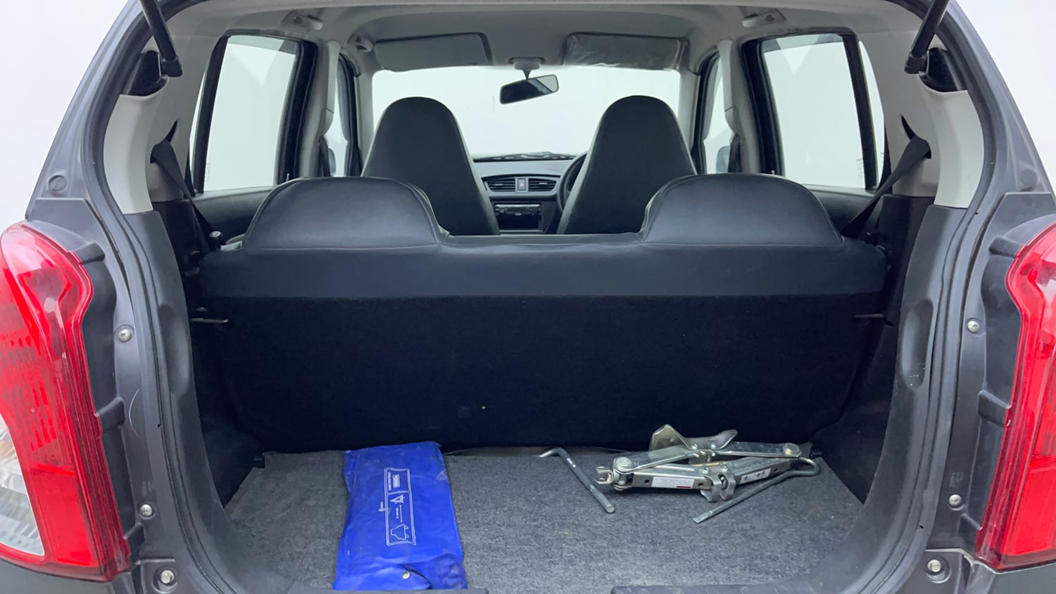 Used 2020 Maruti Suzuki Alto 800 LXi Petrol Manual interior DICKY INSIDE VIEW