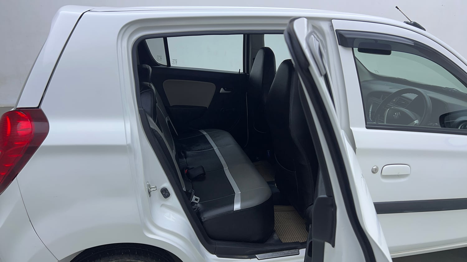 Used 2023 Maruti Suzuki Alto 800 VXi Petrol Manual interior RIGHT SIDE REAR DOOR CABIN VIEW