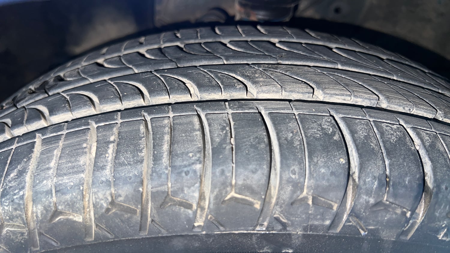 Used 2018 Maruti Suzuki Ignis Delta 1.2 AMT Petrol Automatic tyres LEFT FRONT TYRE TREAD VIEW