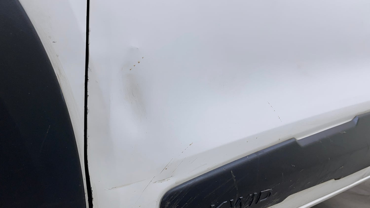 Used 2015 Renault Kwid RXT Petrol Manual dents MINOR SCRATCH