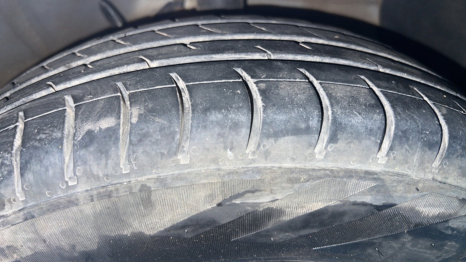 Used 2022 Hyundai Grand i10 Nios Sportz 1.2 Kappa VTVT CNG Cng Manual tyres RIGHT FRONT TYRE TREAD VIEW