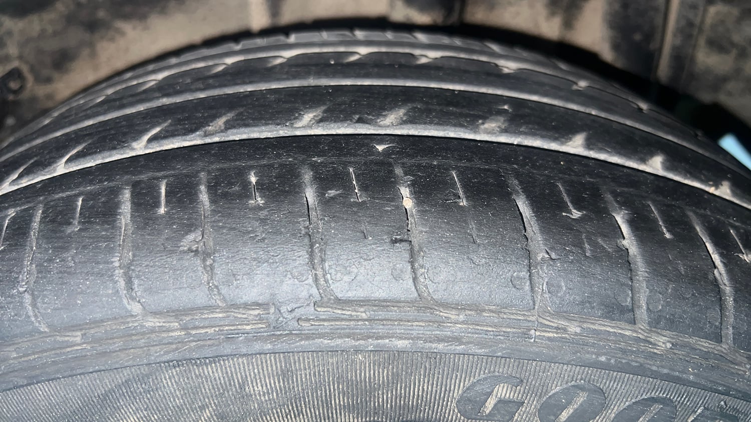Used 2023 Tata Tiago XZA Plus Petrol Automatic tyres LEFT REAR TYRE TREAD VIEW