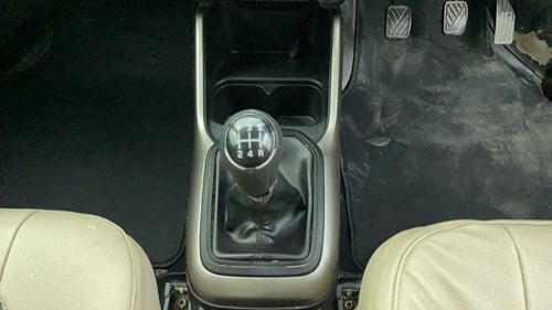 Used 2018 Maruti Suzuki Ignis Sigma MT Petrol+CNG ( Outside Fitted) Cng Manual interior GEAR  KNOB VIEW