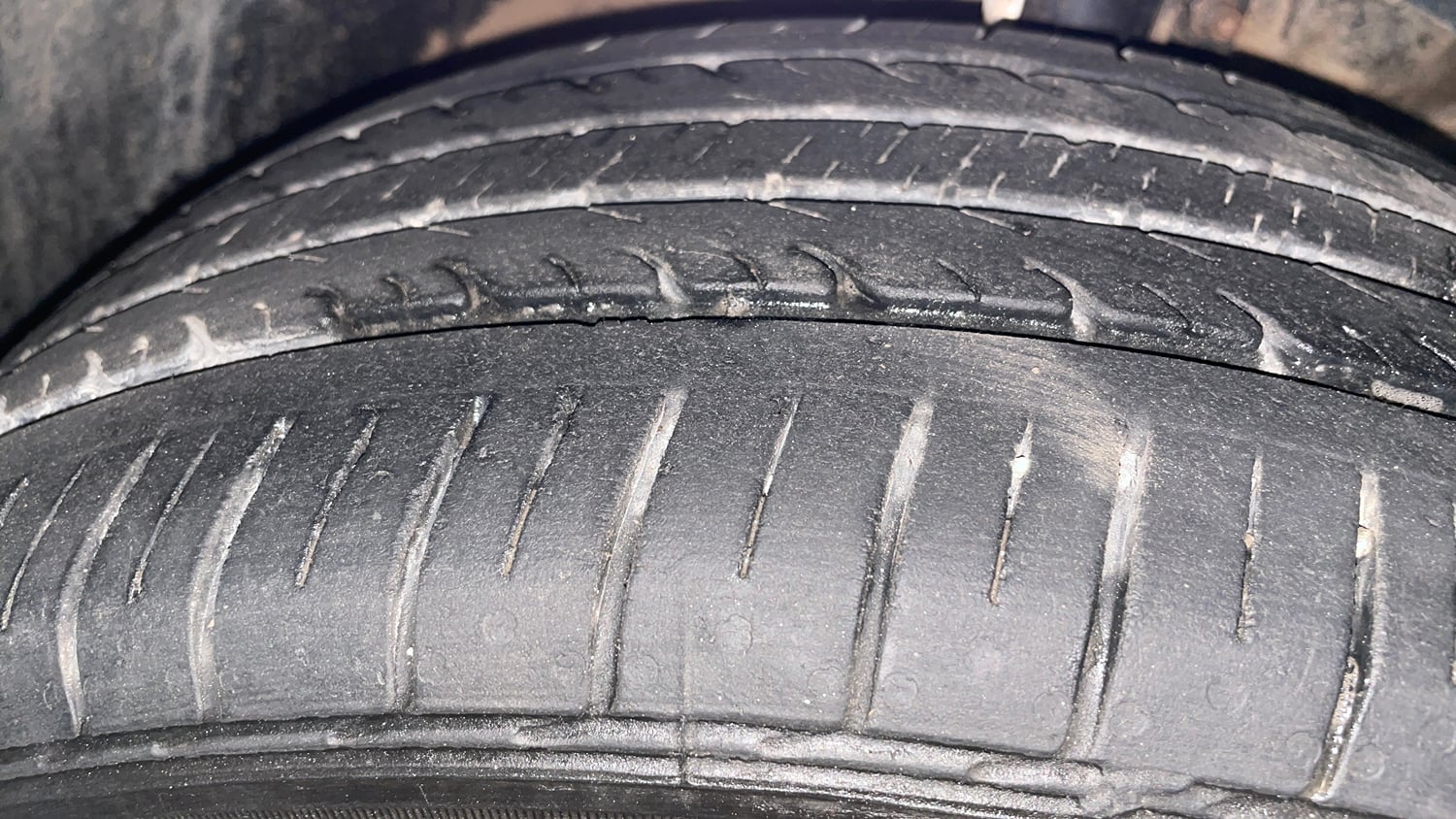 Used 2018 Maruti Suzuki Baleno Zeta 1.2 AT Petrol Automatic tyres RIGHT FRONT TYRE TREAD VIEW