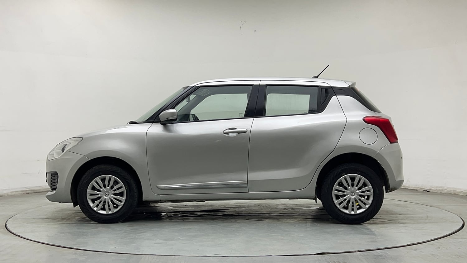 Used 2021 Maruti Suzuki Swift VXi AMT Petrol Automatic exterior LEFT SIDE VIEW