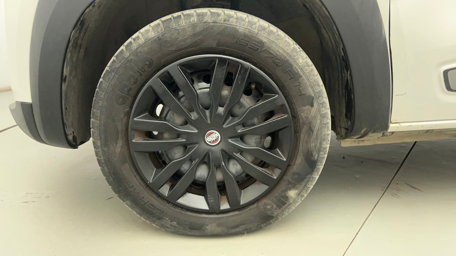 Used 2020 Renault Kwid 1.0 RXT AMT Opt Petrol Automatic tyres LEFT FRONT TYRE RIM VIEW