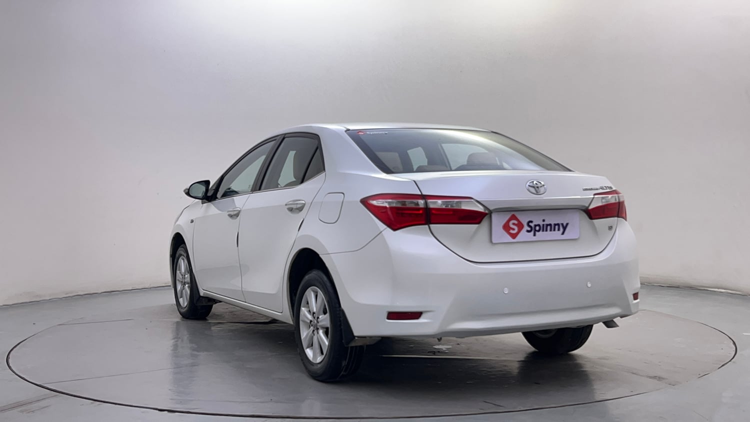 Used 2015 Toyota Corolla Altis G Petrol Petrol Manual exterior LEFT REAR CORNER VIEW