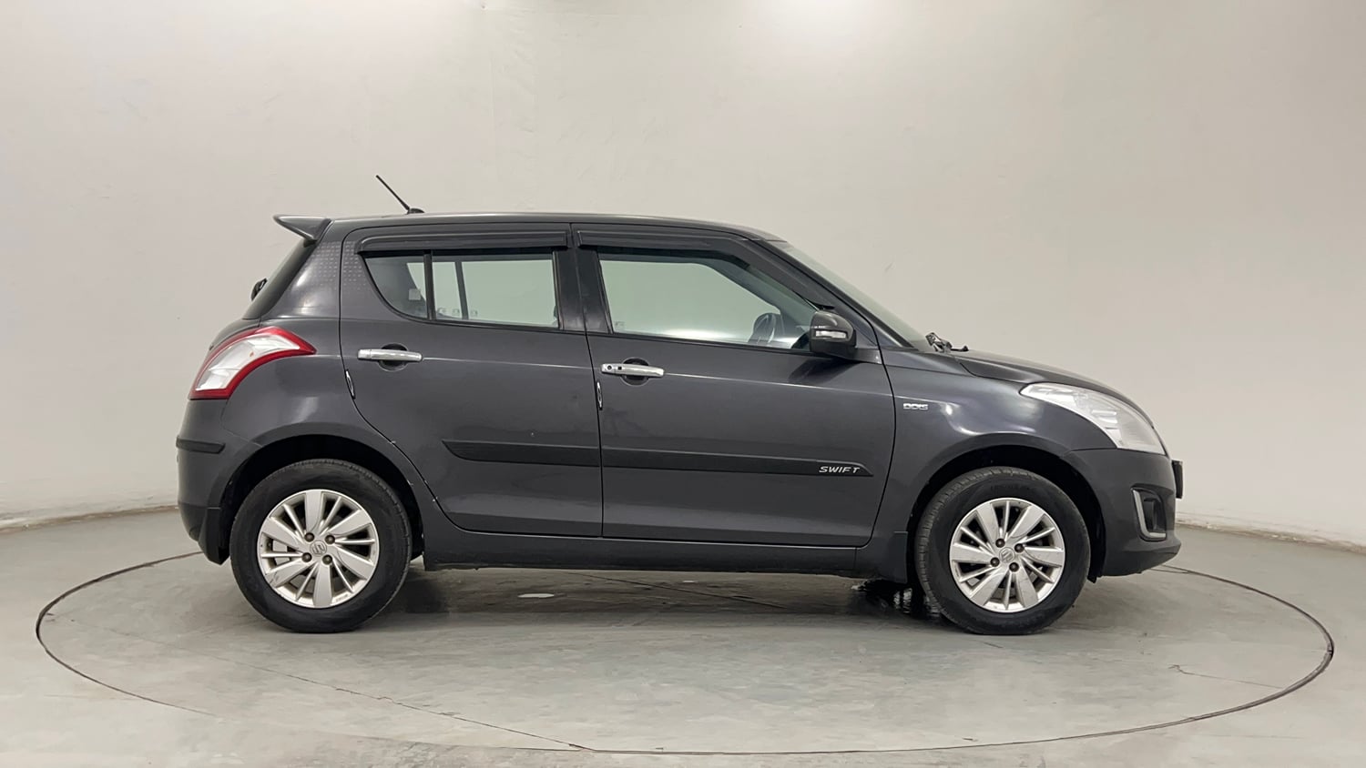 Used 2015 Maruti Suzuki Swift ZDi Diesel Manual exterior RIGHT SIDE VIEW