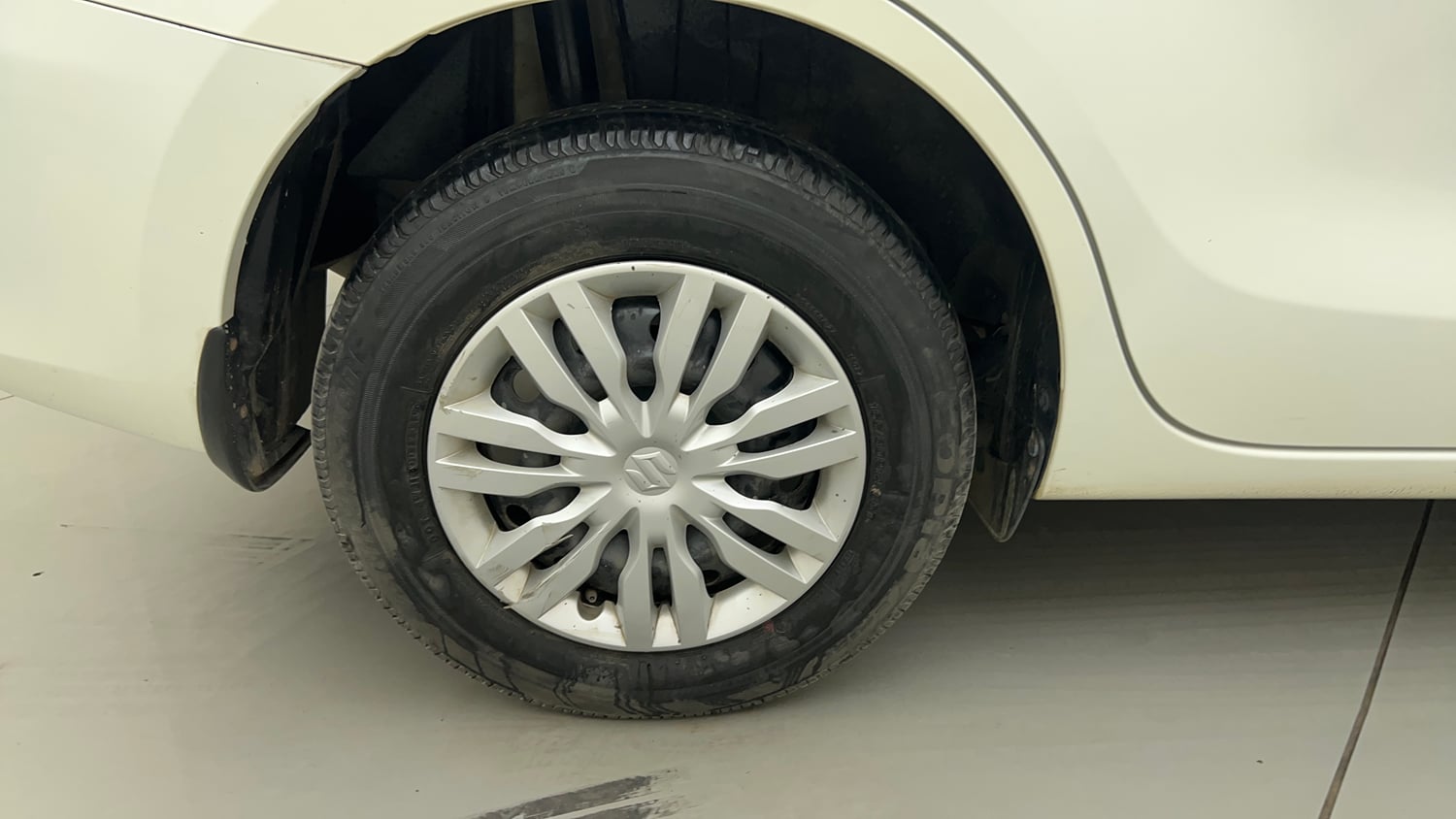 Used 2019 Maruti Suzuki Dzire VXi Petrol Manual tyres RIGHT REAR TYRE RIM VIEW