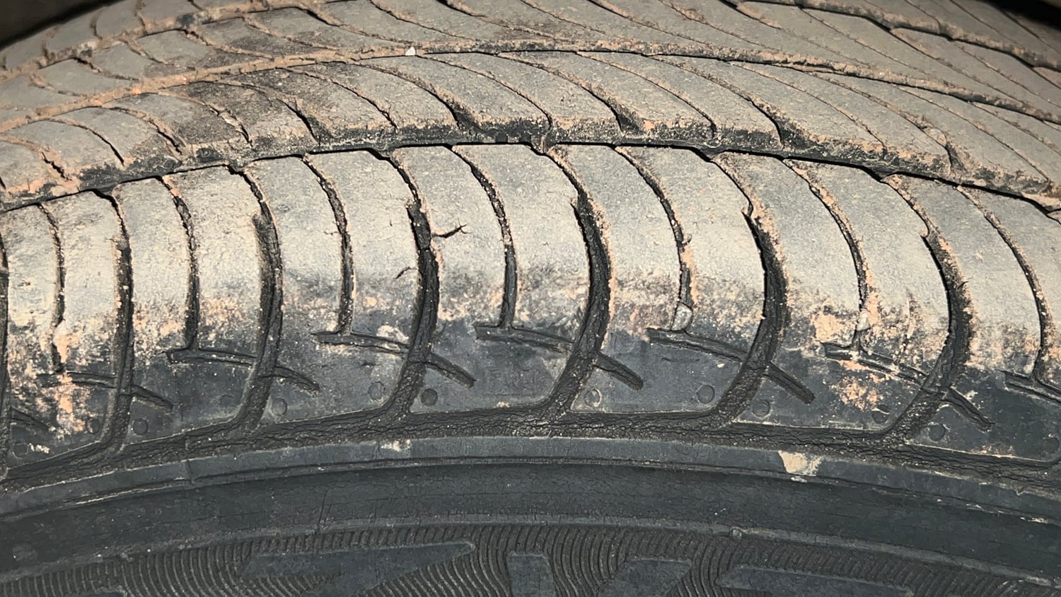 Used 2022 Maruti Suzuki Wagon R VXi (O) 1.2 Petrol Manual tyres RIGHT REAR TYRE TREAD VIEW