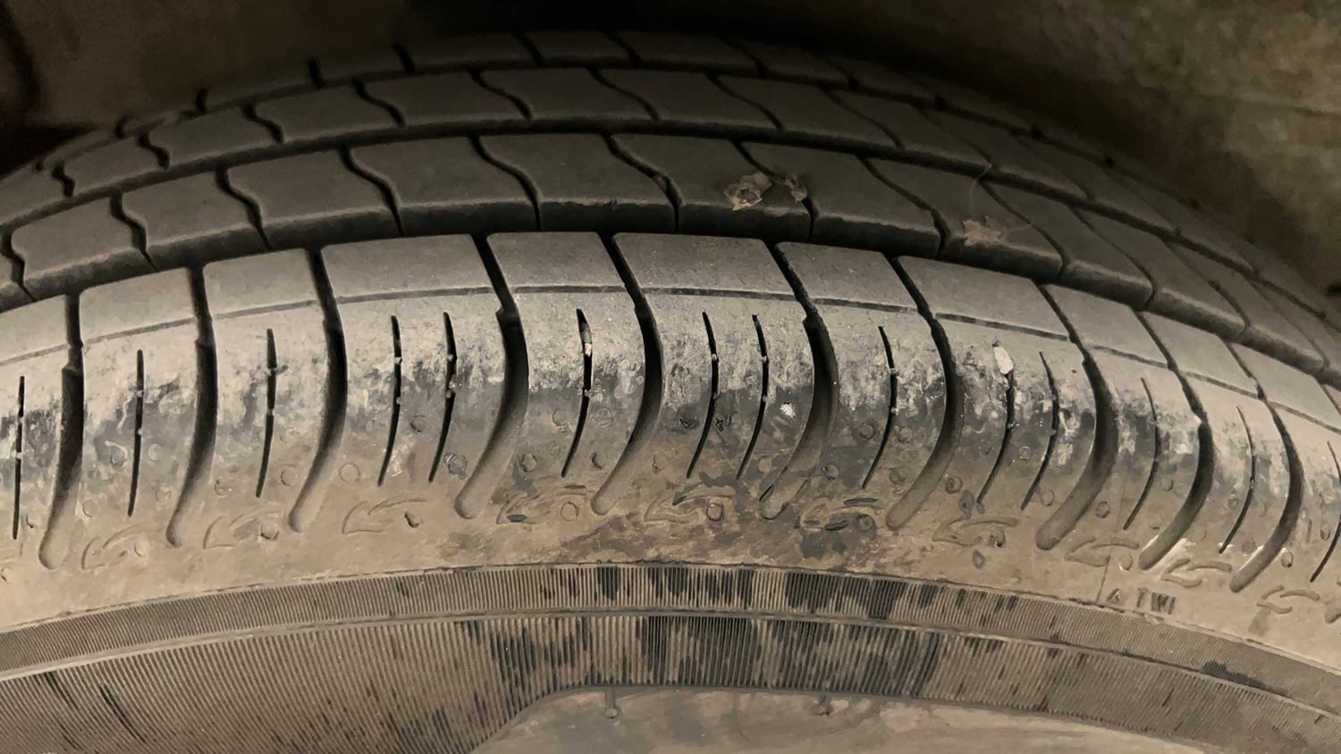 Used 2016 Maruti Suzuki Celerio VXi AMT Petrol Automatic tyres RIGHT REAR TYRE TREAD VIEW