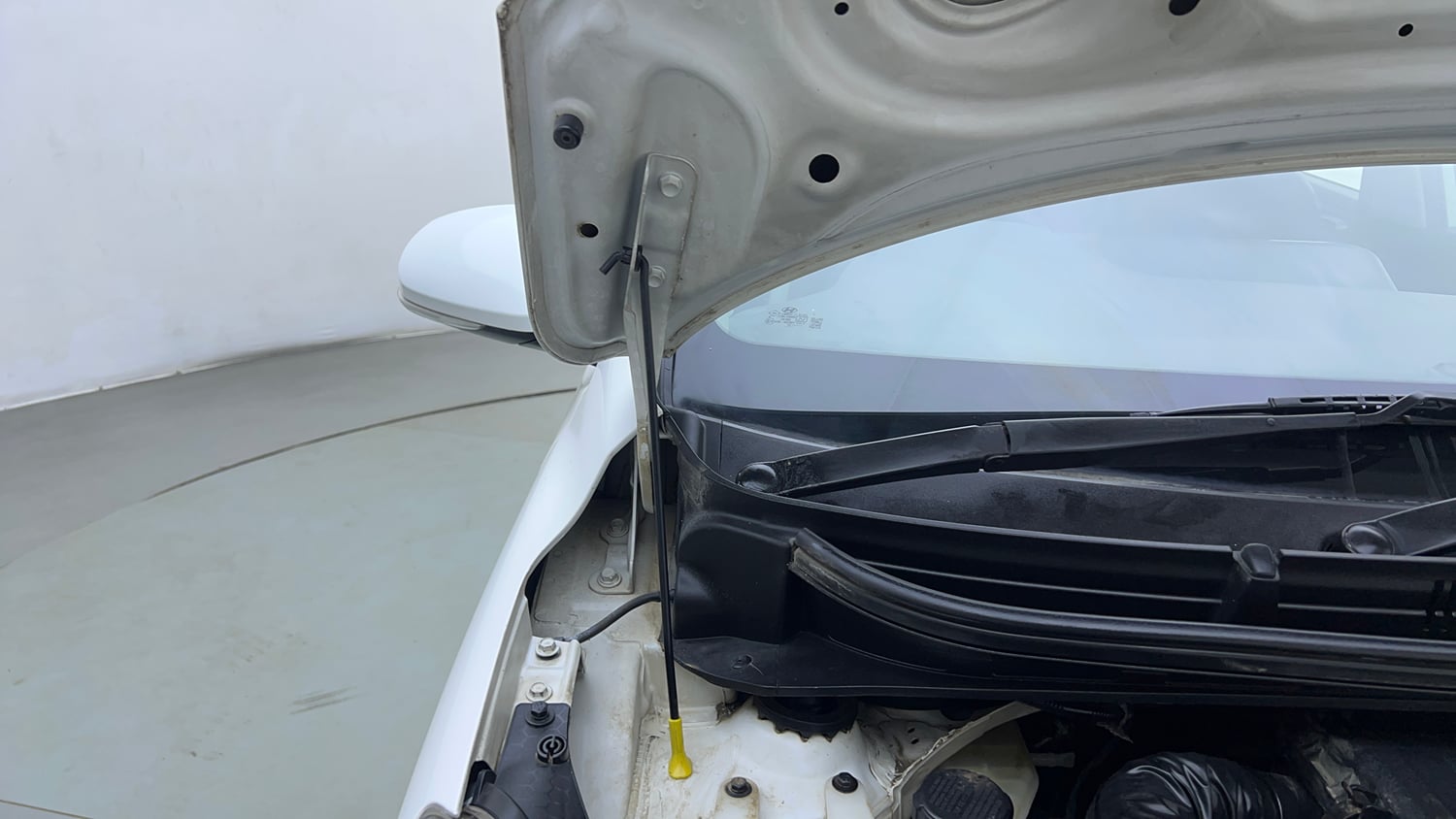 Used 2022 Hyundai Grand i10 Nios Sportz 1.2 Kappa VTVT CNG Cng Manual engine ENGINE RIGHT SIDE HINGE & APRON VIEW