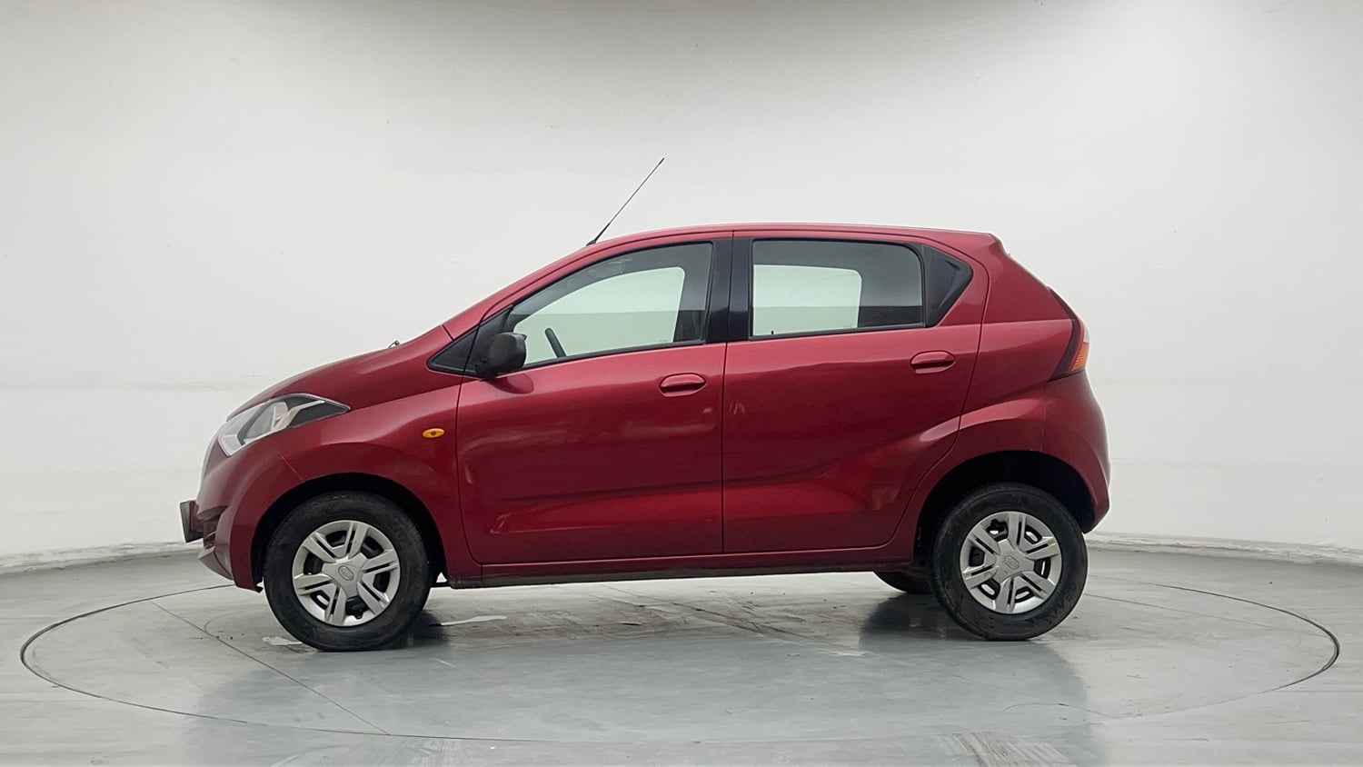 Used 2018 Datsun Redi-GO T(O) 1.0 AMT Petrol Automatic exterior LEFT SIDE VIEW